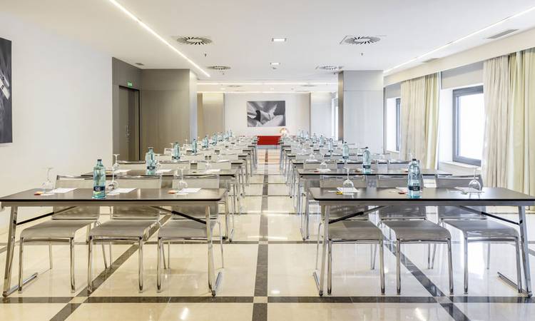 Salon Formación A+B Hotel Ilunion Aqua 4 Valencia Salon Formación A+B Hotel Ilunion Aqua 4 Valencia