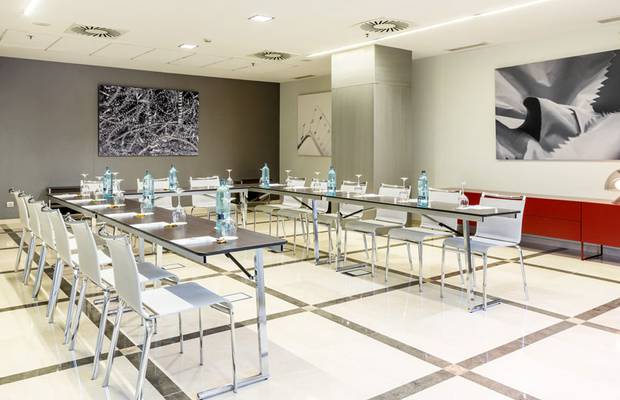 Salon Formación B Hotel ILUNION Aqua 4 Valencia